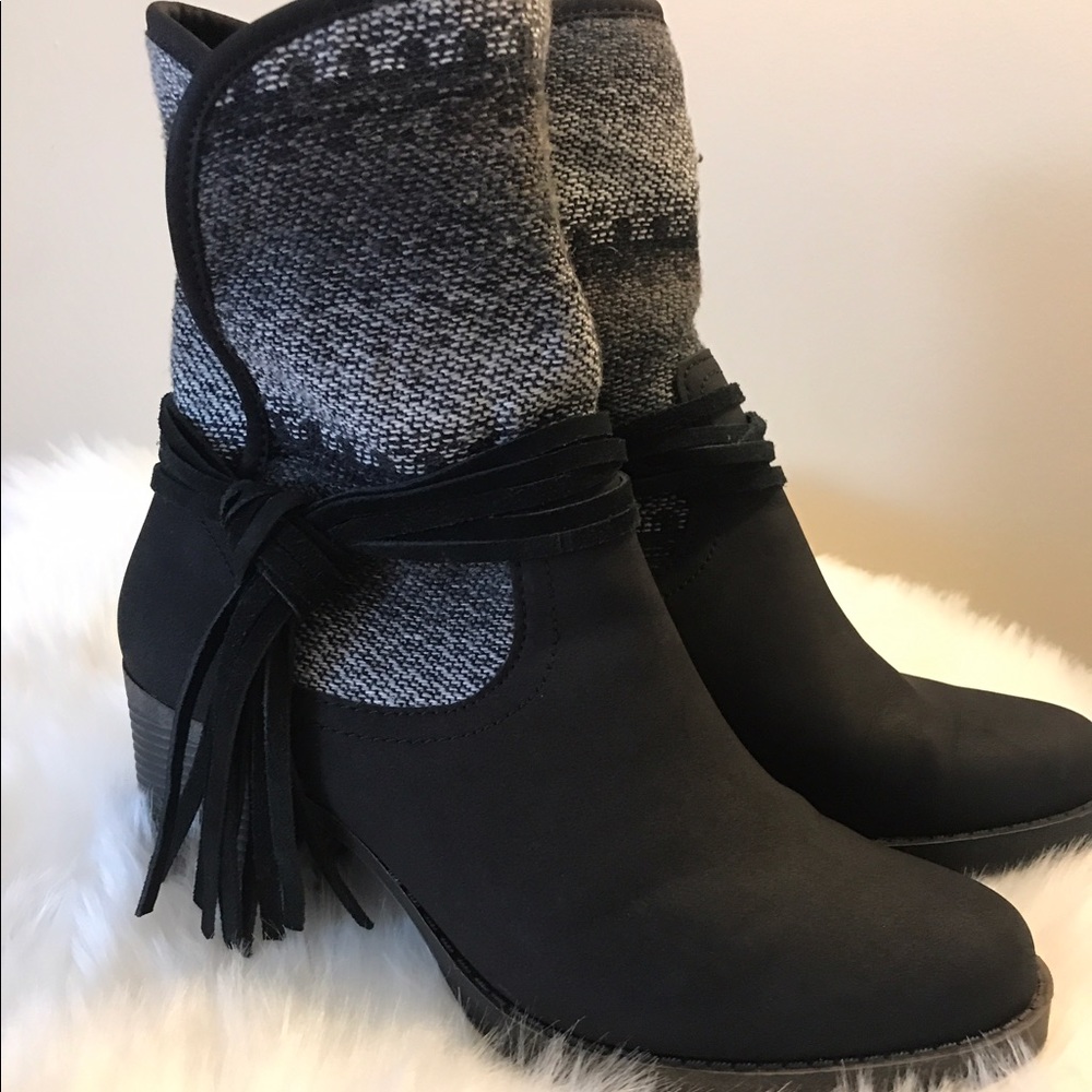 JUSTFAB black and gray ankle boots